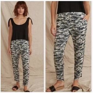 Marine Layer Womens Allison Pants Printed Scenes Size XS Dolphin Hem Vacation